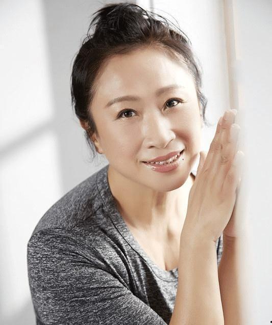 演员田玲,光影交织，演绎人生百态