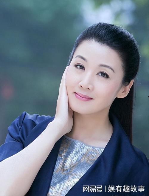 韩再芬图片 生活照,光影中的艺术人生