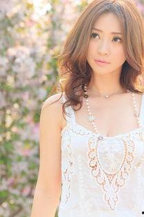 柳岩图片手机背景,手机背景下的时尚风采