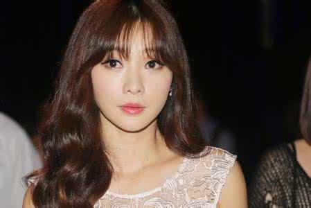 柳岩资料个人资料,性感女神的蜕变之路